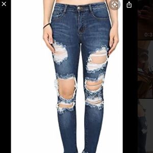 Destroyed skinny jeans 🦋